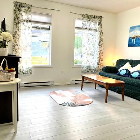 Hotel Summer Breeze à Sooke Extérieur photo